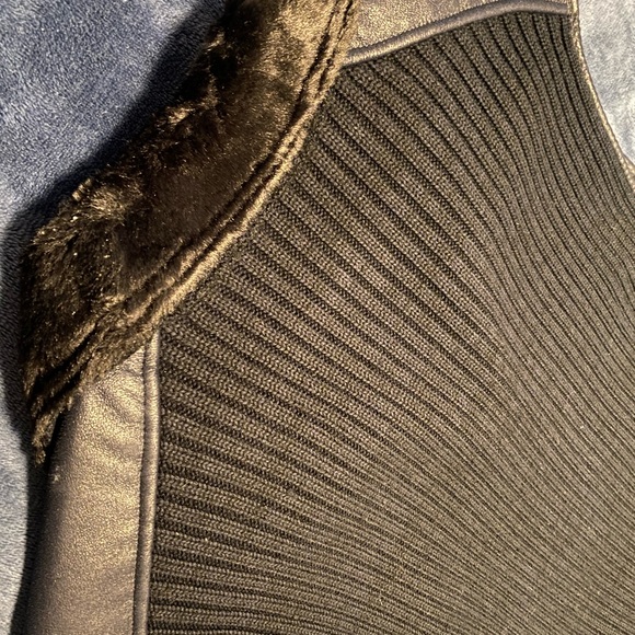 Armani Exchange Men’s Vest - Picture 5 of 7